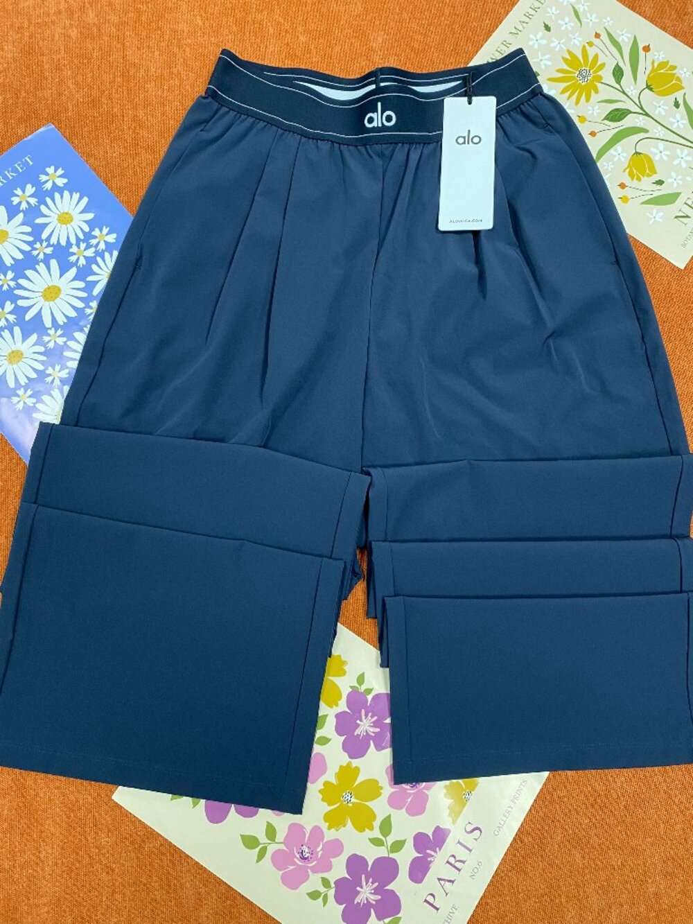 Brand new with tags🌊ALO Yoga Set Navy Blue (Regular Size 30 inches) - Picture 2 of 11